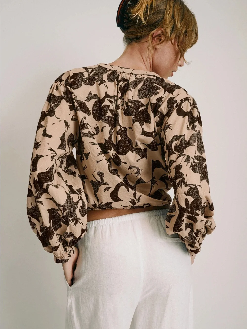 Ellen Tracy Balloon Sleeve Cropped Top